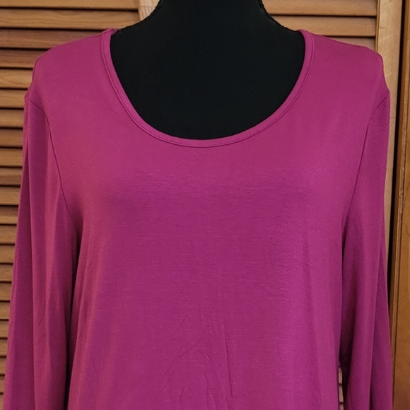 NWT Sharkbite Hem Tunic Blouse Size Large (NY&CO) - Picture 2 of 9